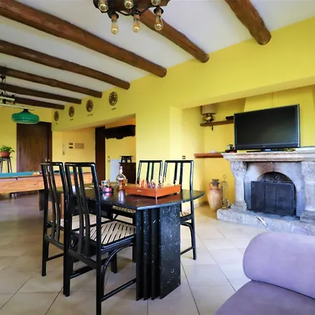 Privata Con Piscina E Biliardo Villa *