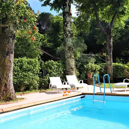 Privata Con Piscina E Biliardo