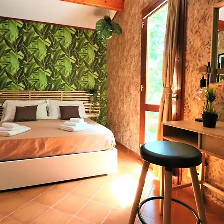 Privata Con Piscina E Biliardo *