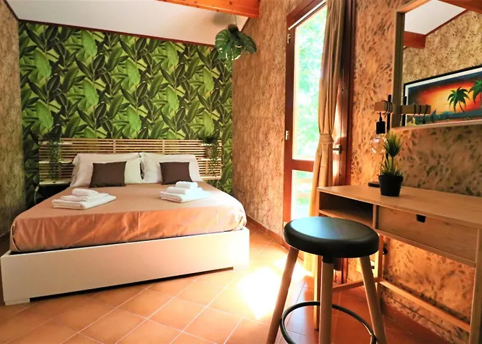 Privata Con Piscina E Biliardo *