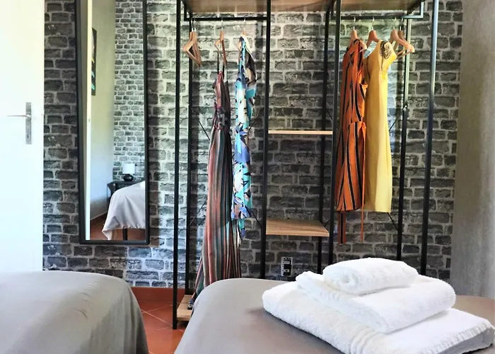 Privata Con Piscina E Biliardo וילה