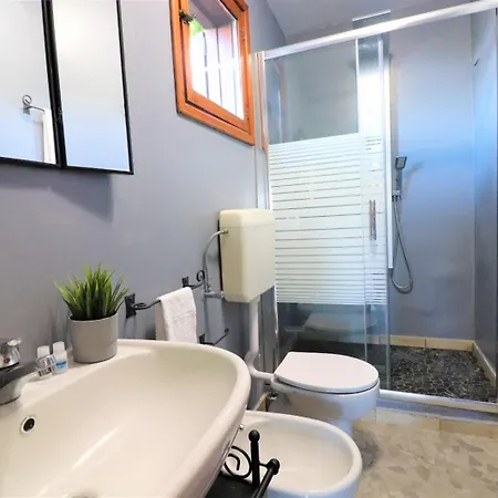 Privata Con Piscina E Biliardo * سورينتو