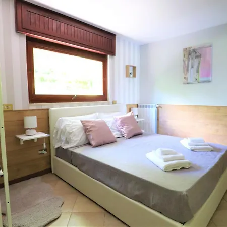 Privata Con Piscina E Biliardo فيلة سورينتو
