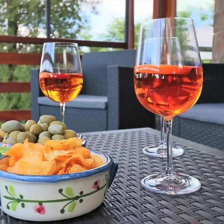 Vila Privata Con Piscina E Biliardo