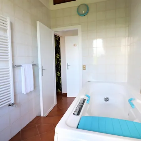 Privata Con Piscina E Biliardo * سورينتو