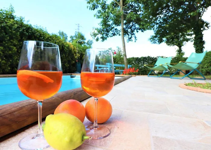 Privata Con Piscina E Biliardo *