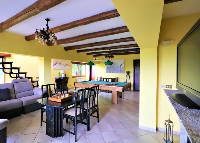 فيلة Privata Con Piscina E Biliardo *